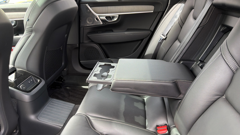 Volvo S90 2.0 T8 RC PHEV [455] Ultimate Dark 4dr AWD Auto Saloon